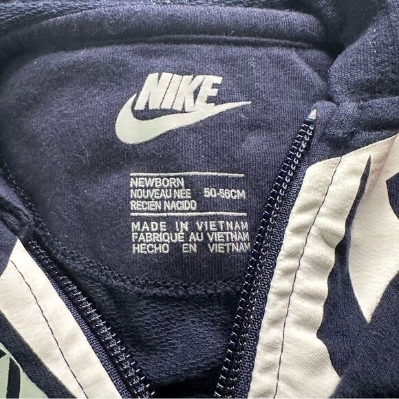 Nike newborn black and white‎ full zip onesie. - Picture 2 of 6